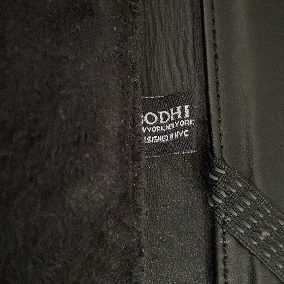 Bodhi Croc Tablet Carrying Case - Picture 5 of 14